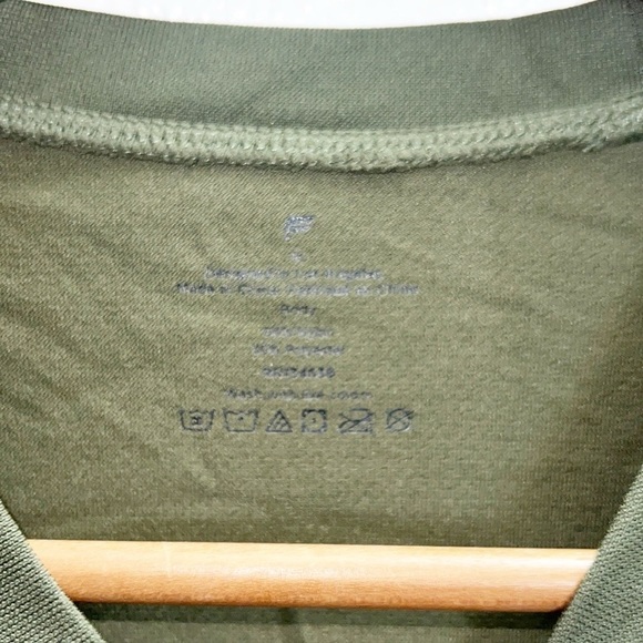 Fabletics Men’s Olive Green The Training Tee Short Sleeve - Picture 4 of 6